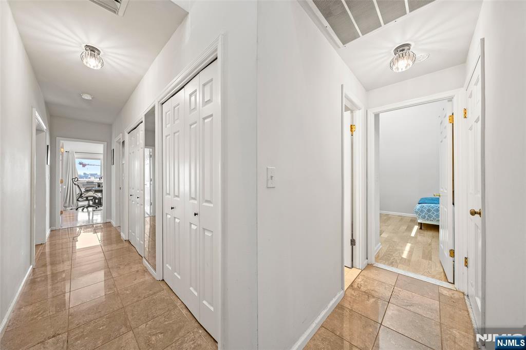 300 Gorge Road, Unit 62 Cliffside Park, NJ 07010 - Photo 19 of 31