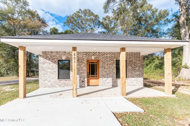 $210,000 | 801 4th Street, Picayune, MS 39466