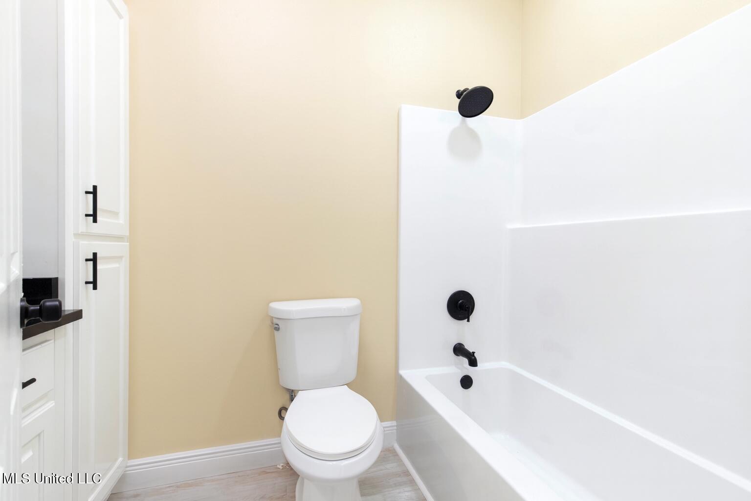 801 4th Street Picayune, MS 39466 - Photo 13 of 13 Bathroom