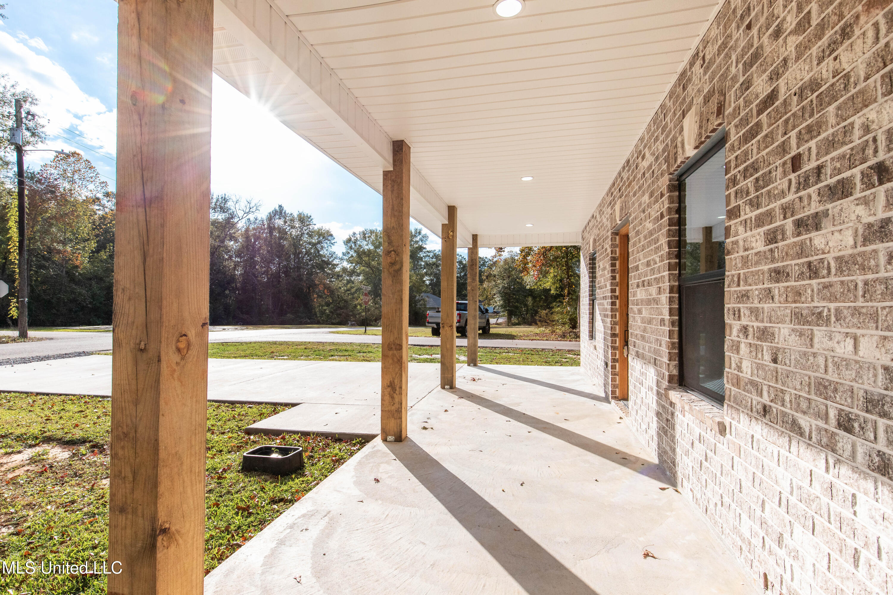 801 4th Street Picayune, MS 39466 - Photo 2 of 13 Front View
