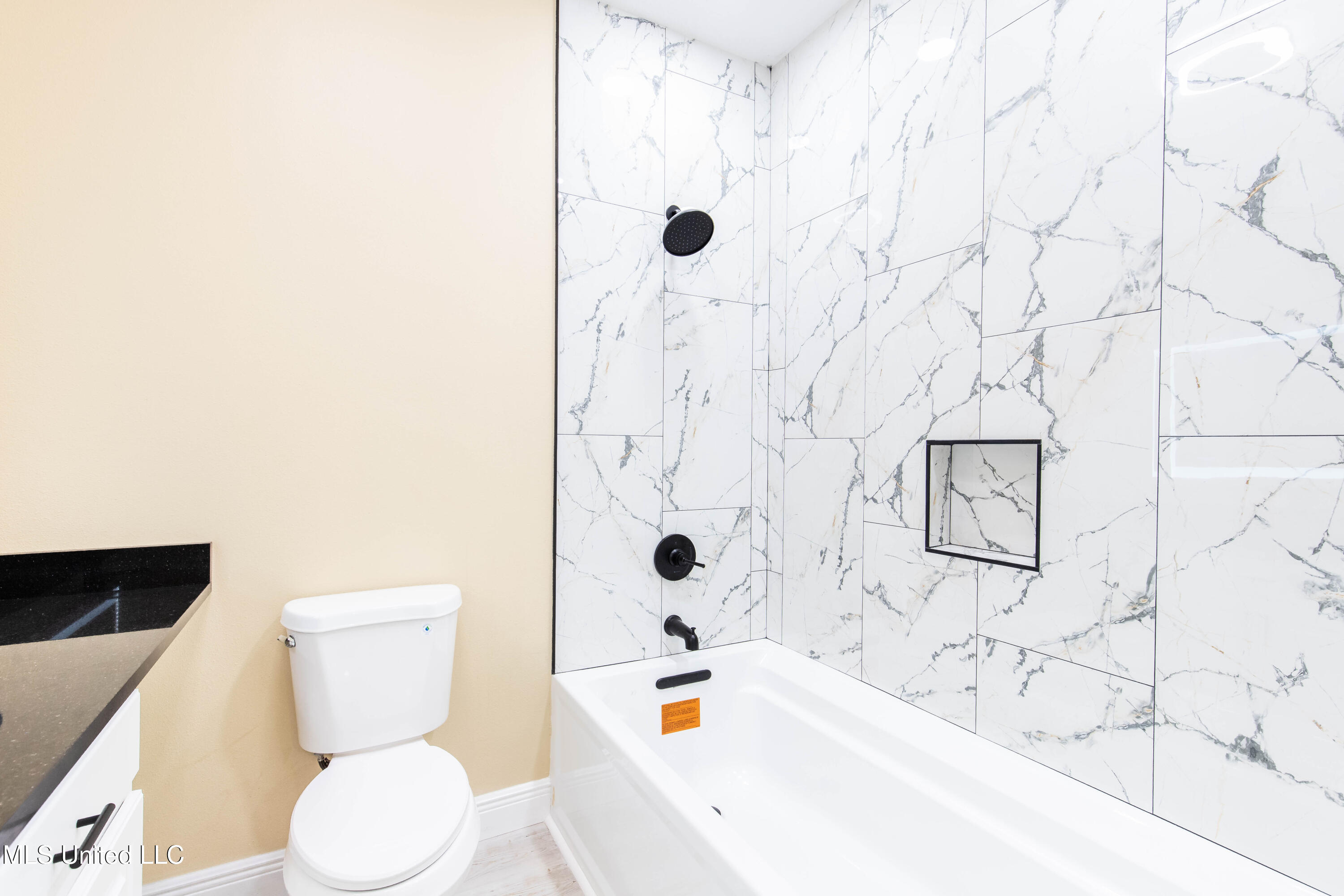 801 4th Street Picayune, MS 39466 - Photo 8 of 13 Master Bath