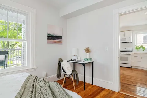 $965,000 | 89 Kinnaird Street, Unit 2, Cambridge, MA 02139