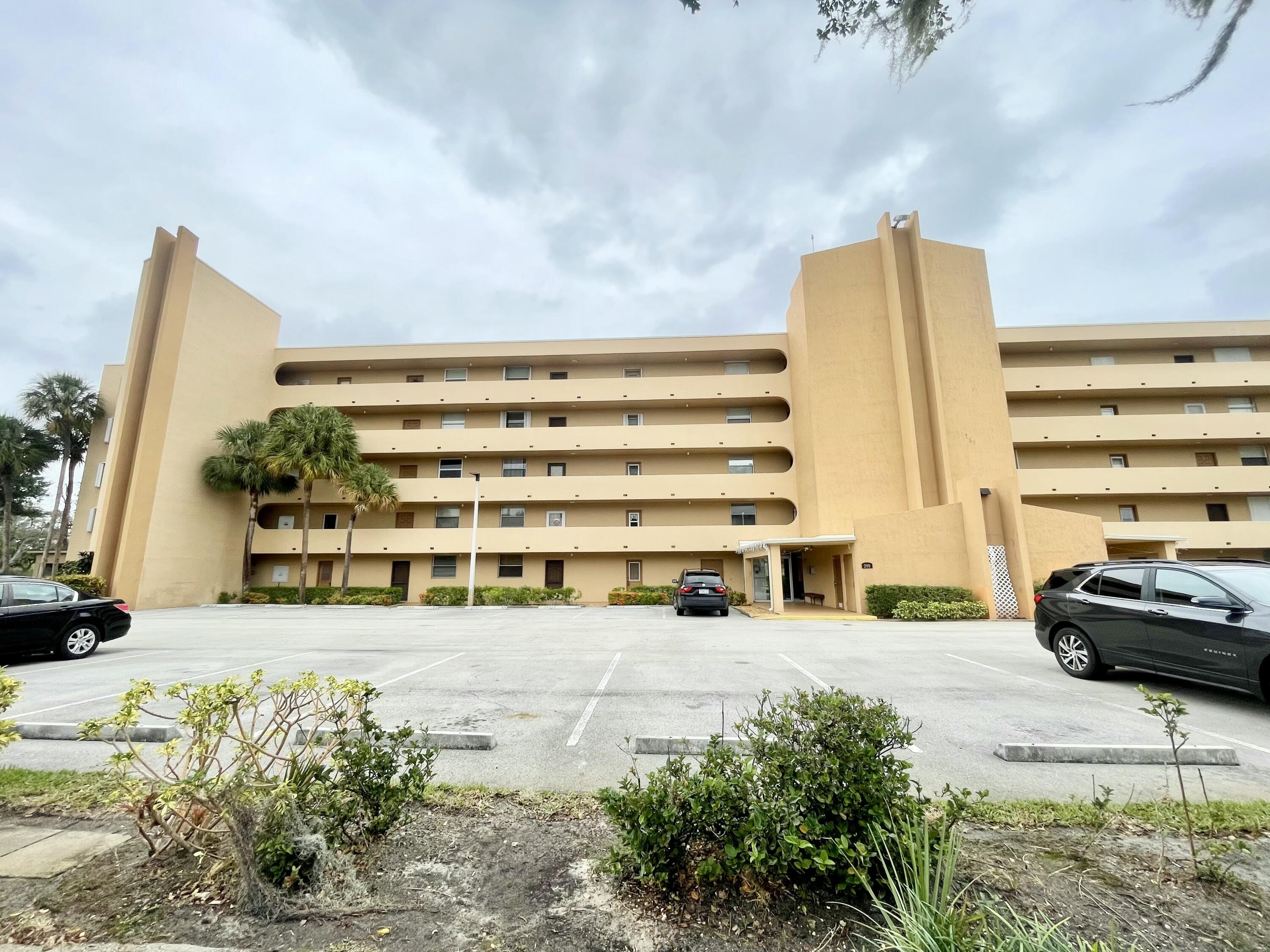 299 Northwest 52nd Terrace, Unit 422 Boca Raton, FL 33487 - Photo 36 of 39 IMG_0405
