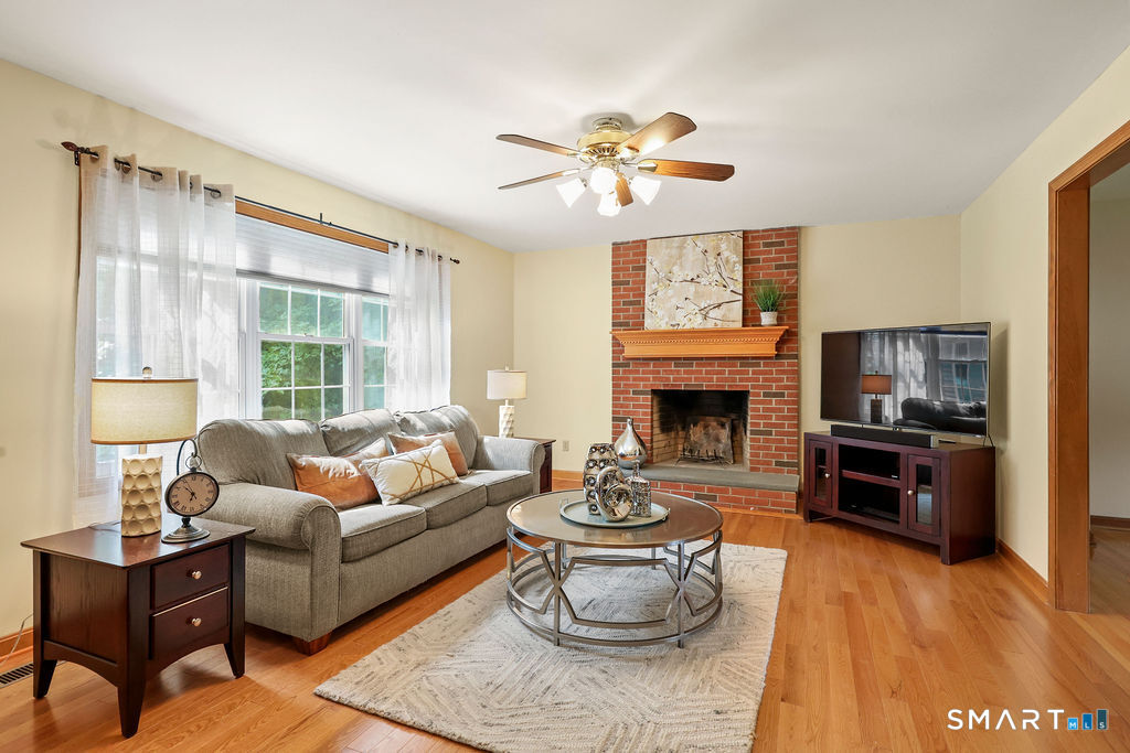 209 Lancaster Way Cheshire, CT 06410 - Photo 14 of 40