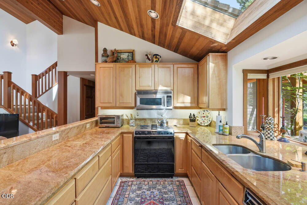 71190 Fiddle Neck Lane, Unit GH 14 Black Butte Ranch, OR 97759 - Photo 12 of 84