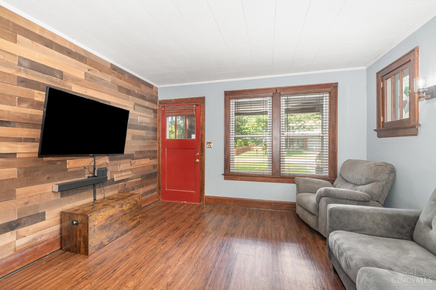5685 Sidney Road Cincinnati, OH 45238 - Photo 3 of 15