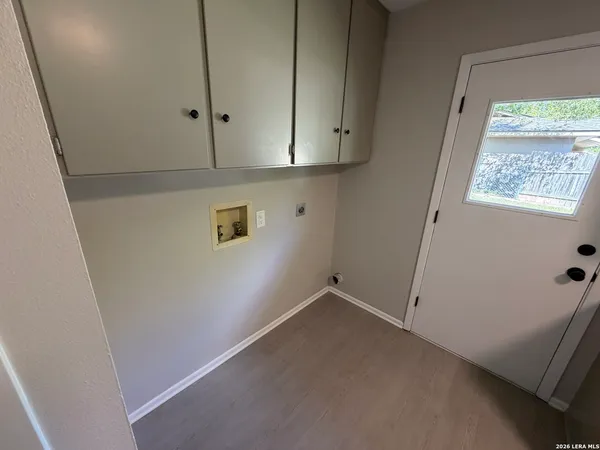 $1,525 | 795 Albert Street, New Braunfels, TX 78130