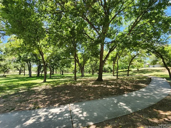 $1,525 | 795 Albert Street, New Braunfels, TX 78130