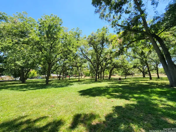 $1,525 | 795 Albert Street, New Braunfels, TX 78130
