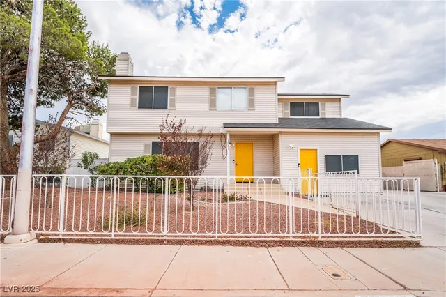 $3,300 | 3955 Savoy Court, Las Vegas, NV 89115