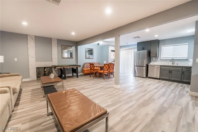 $3,300 | 3955 Savoy Court, Las Vegas, NV 89115