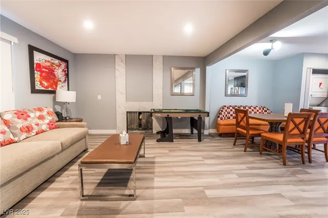 $3,300 | 3955 Savoy Court, Las Vegas, NV 89115