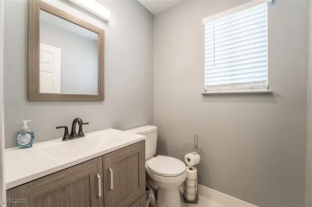 $3,300 | 3955 Savoy Court, Las Vegas, NV 89115