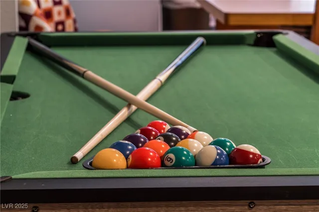 $3,300 | 3955 Savoy Court, Las Vegas, NV 89115