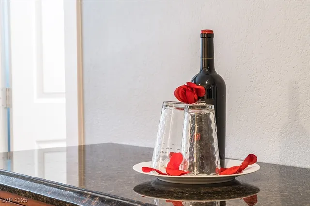 $3,300 | 3955 Savoy Court, Las Vegas, NV 89115