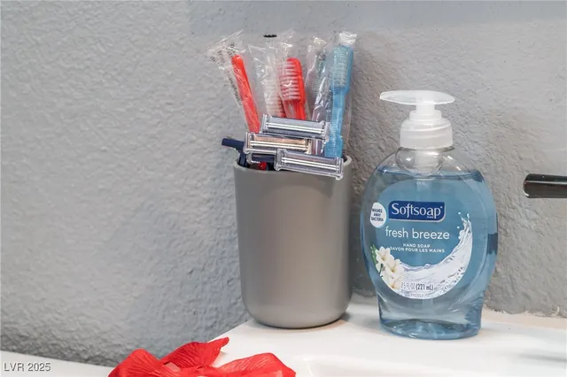 $3,300 | 3955 Savoy Court, Las Vegas, NV 89115