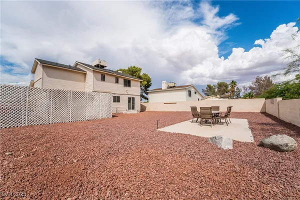 $3,300 | 3955 Savoy Court, Las Vegas, NV 89115