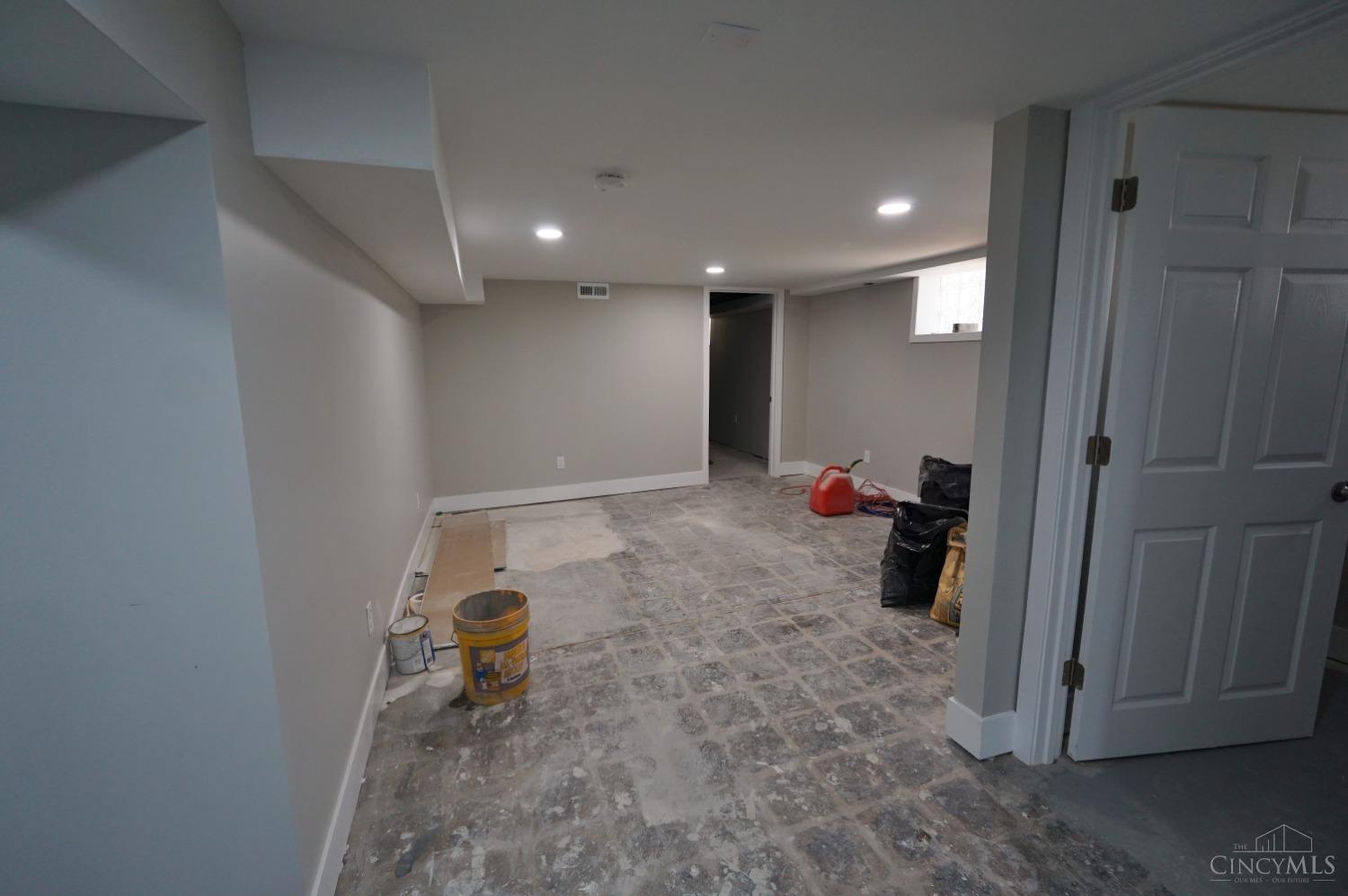 5155 Sidney Road Cincinnati, OH 45238 - Photo 26 of 29
