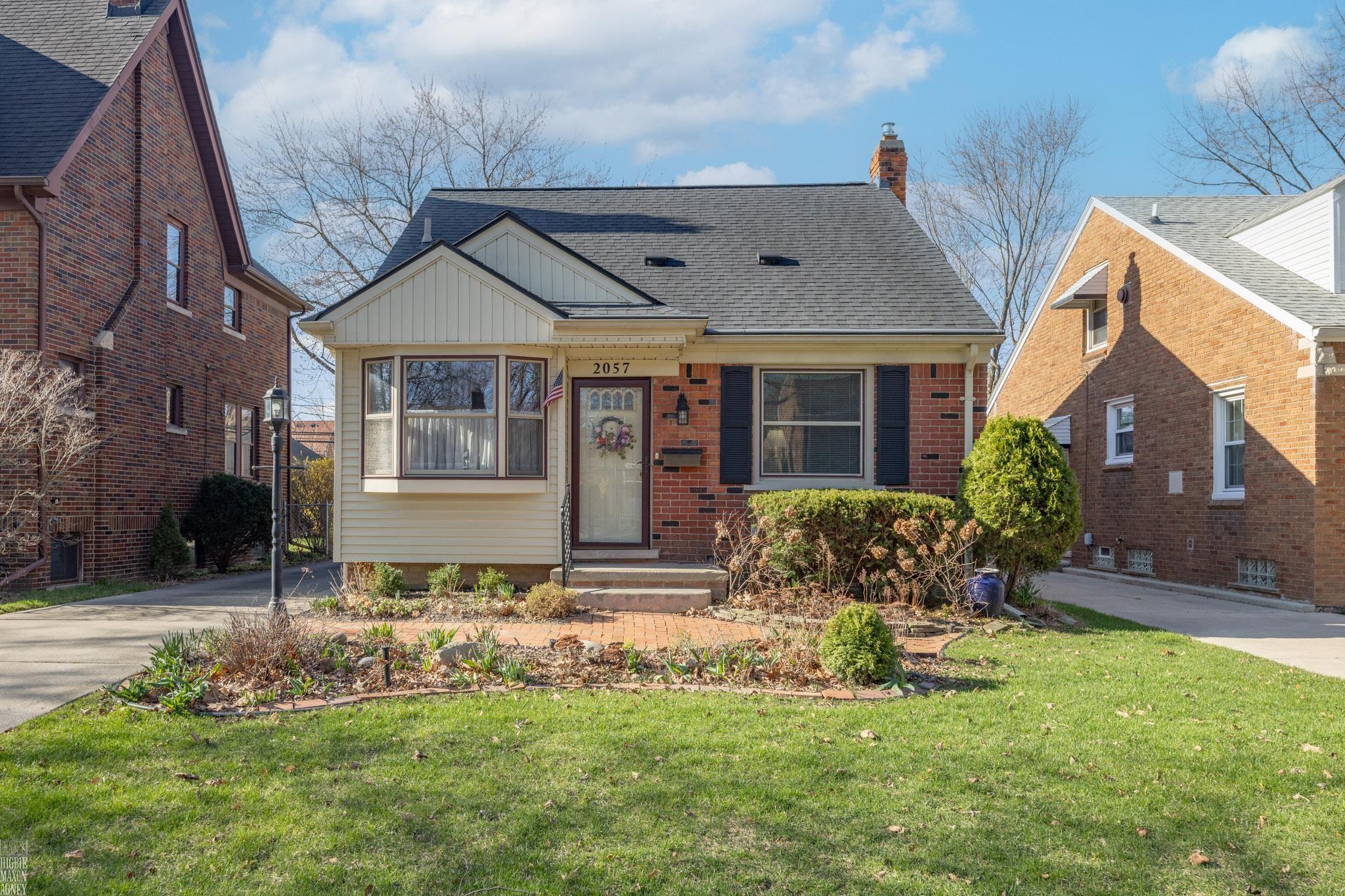 2057 Hawthorne Road Grosse Pointe Woods, MI 48236 - Photo 40 of 43