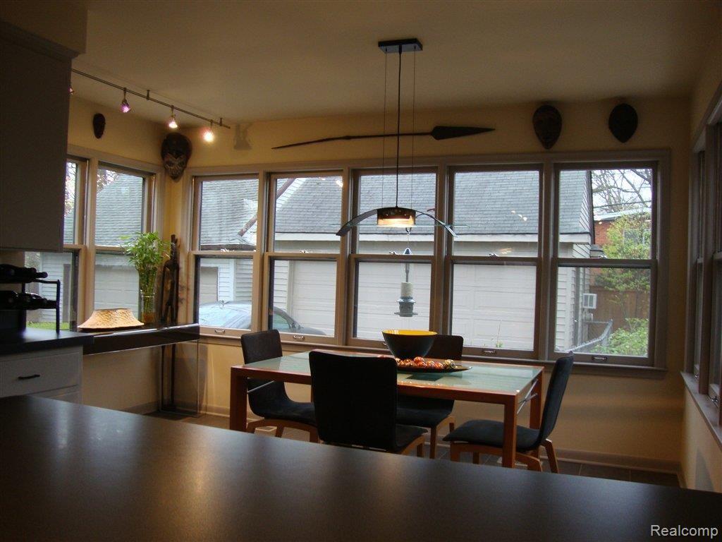 43 Cambridge Boulevard Pleasant Ridge, MI 48069 - Photo 12 of 25 Breakfast Room