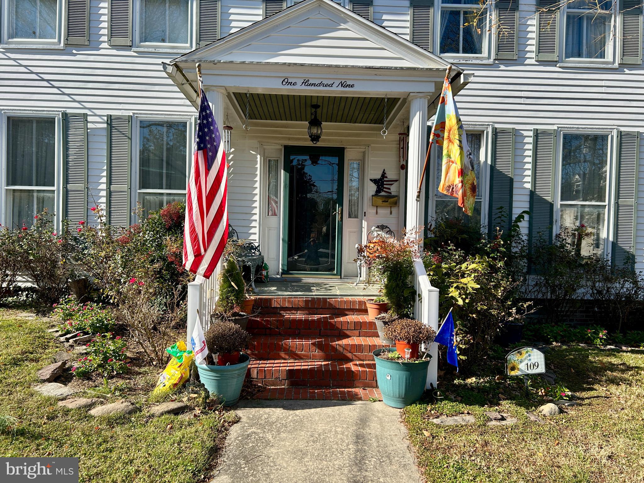 109 Mill Street Cambridge, MD 21613 - Photo 2 of 31 Front Entry
