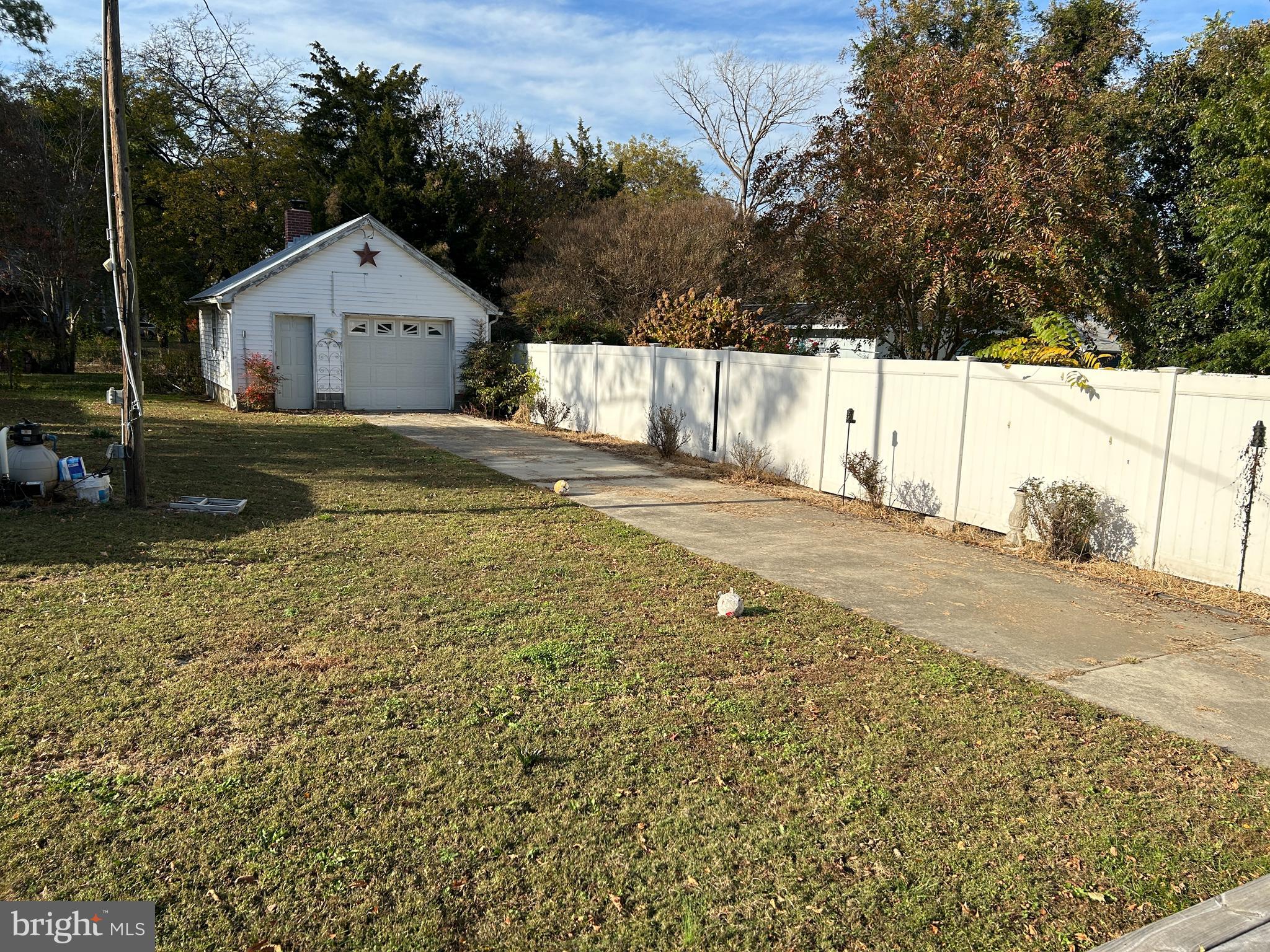 109 Mill Street Cambridge, MD 21613 - Photo 25 of 31 Driveway To Garage