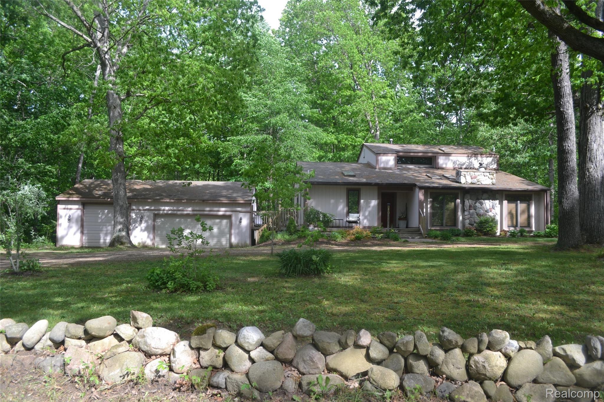 310 North Van Road Holly, MI 48442 - Photo 1 of 75 DSC_2264.JPG