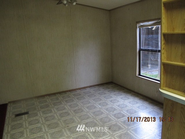 18515 Marble Street Southwest Rochester, WA 98579 - Photo 7 of 16