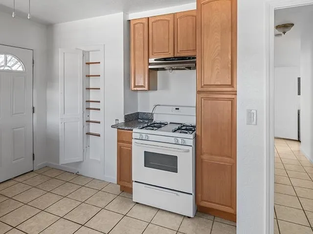 $2,399 | 2466 Seminary Avenue, Oakland, CA 94605