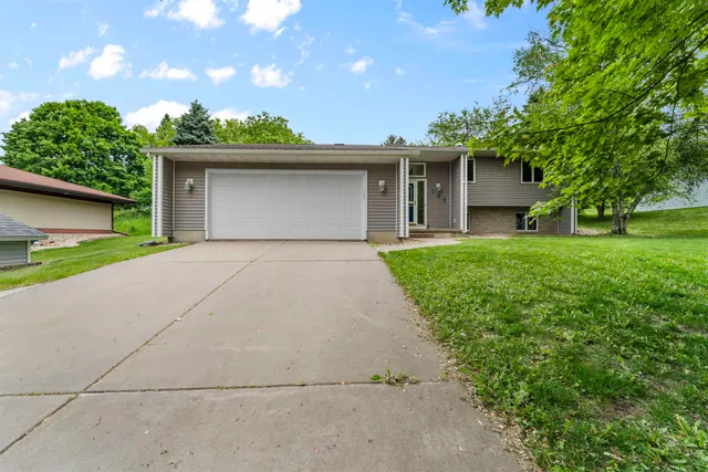 $499,000 | 107 Ravine Road, Mount Horeb, WI 53572