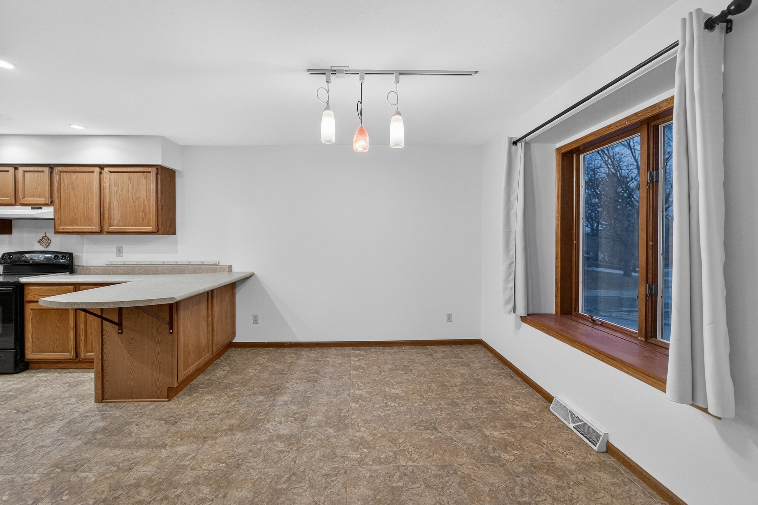 107 Ravine Road Mount Horeb, WI 53572 - Photo 10 of 47