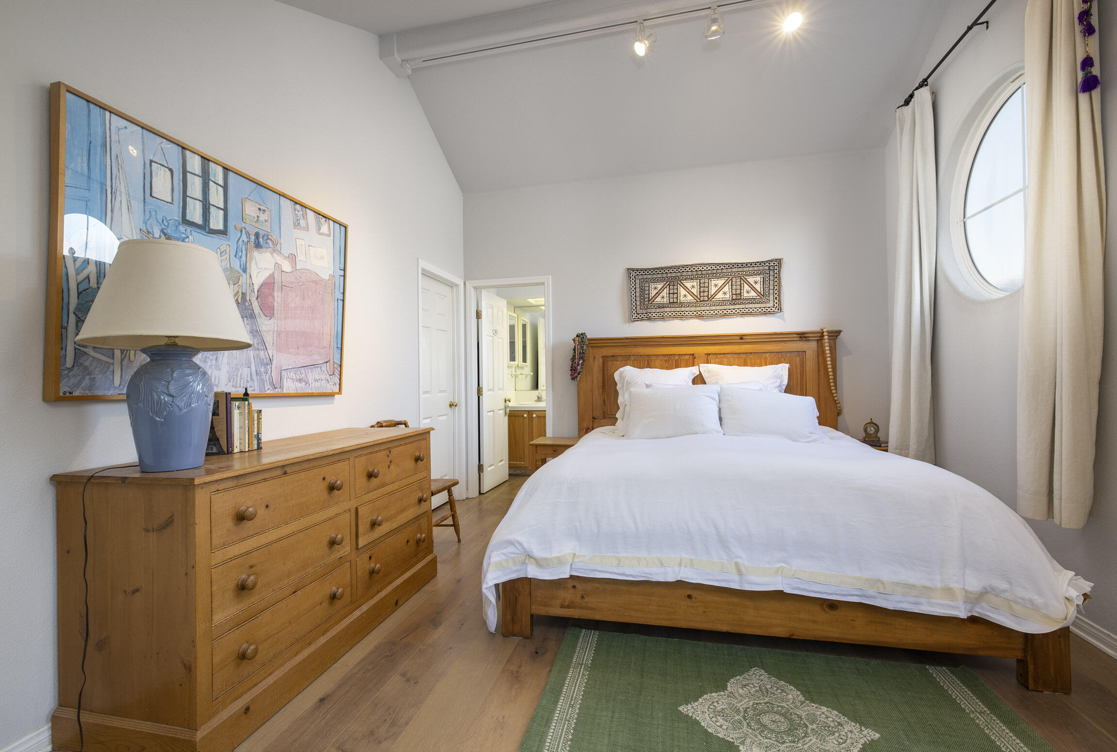 4731 4th Street Carpinteria, CA 93013 - Photo 13 of 21 Primary Bedroom