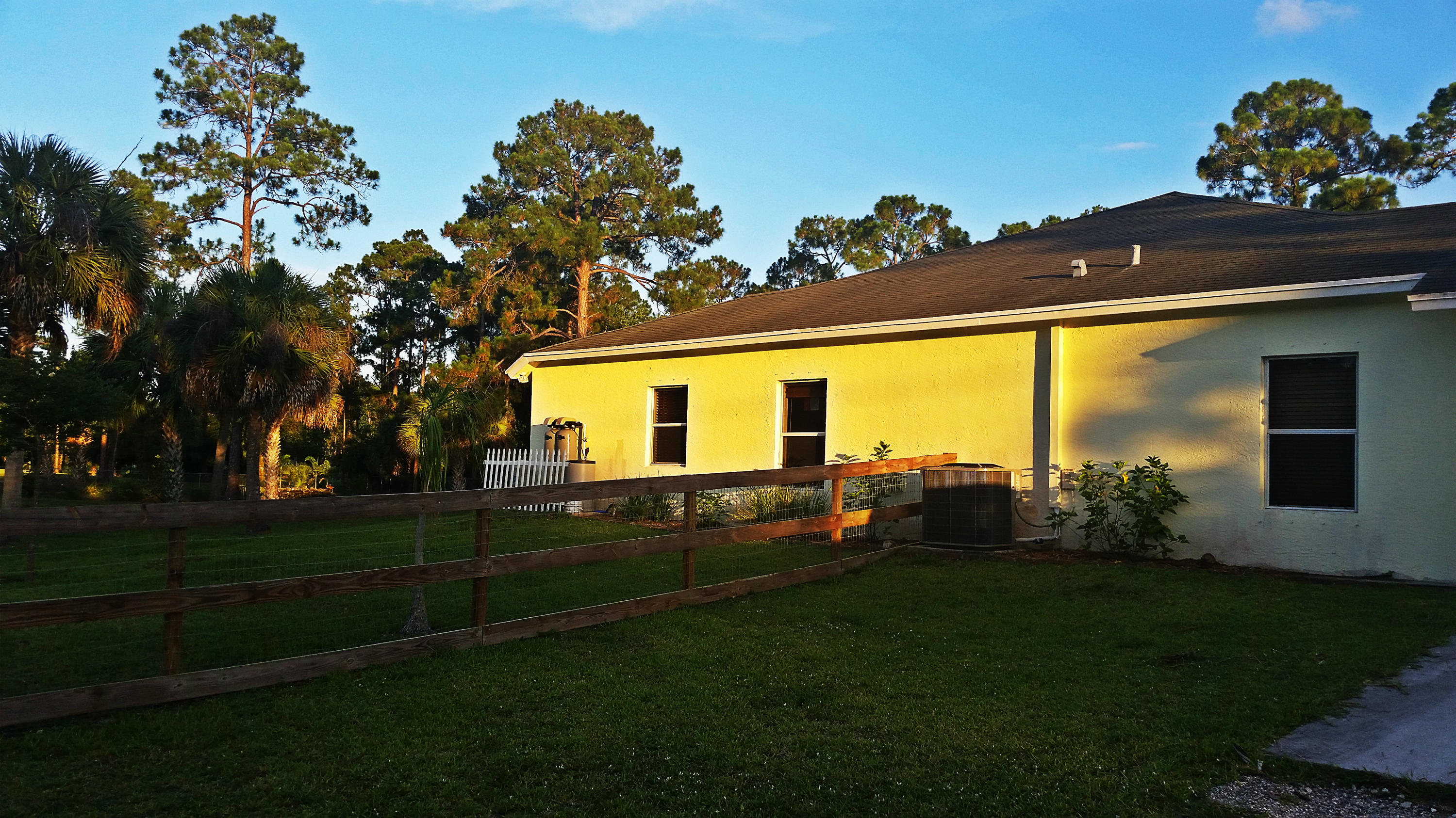 6098 Indian Trail Ranch Road Loxahatchee, FL 33470 - Photo 26 of 39 Side house