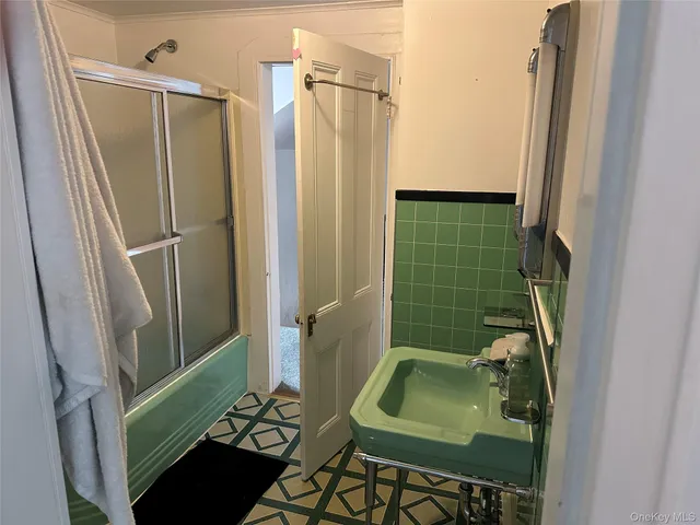 $2,500 | 9 South Dearman Street, Unit 2, Irvington, NY 10533