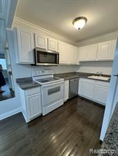 2247 Walton Boulevard Rochester Hills, MI 48309 - Photo 6 of 12