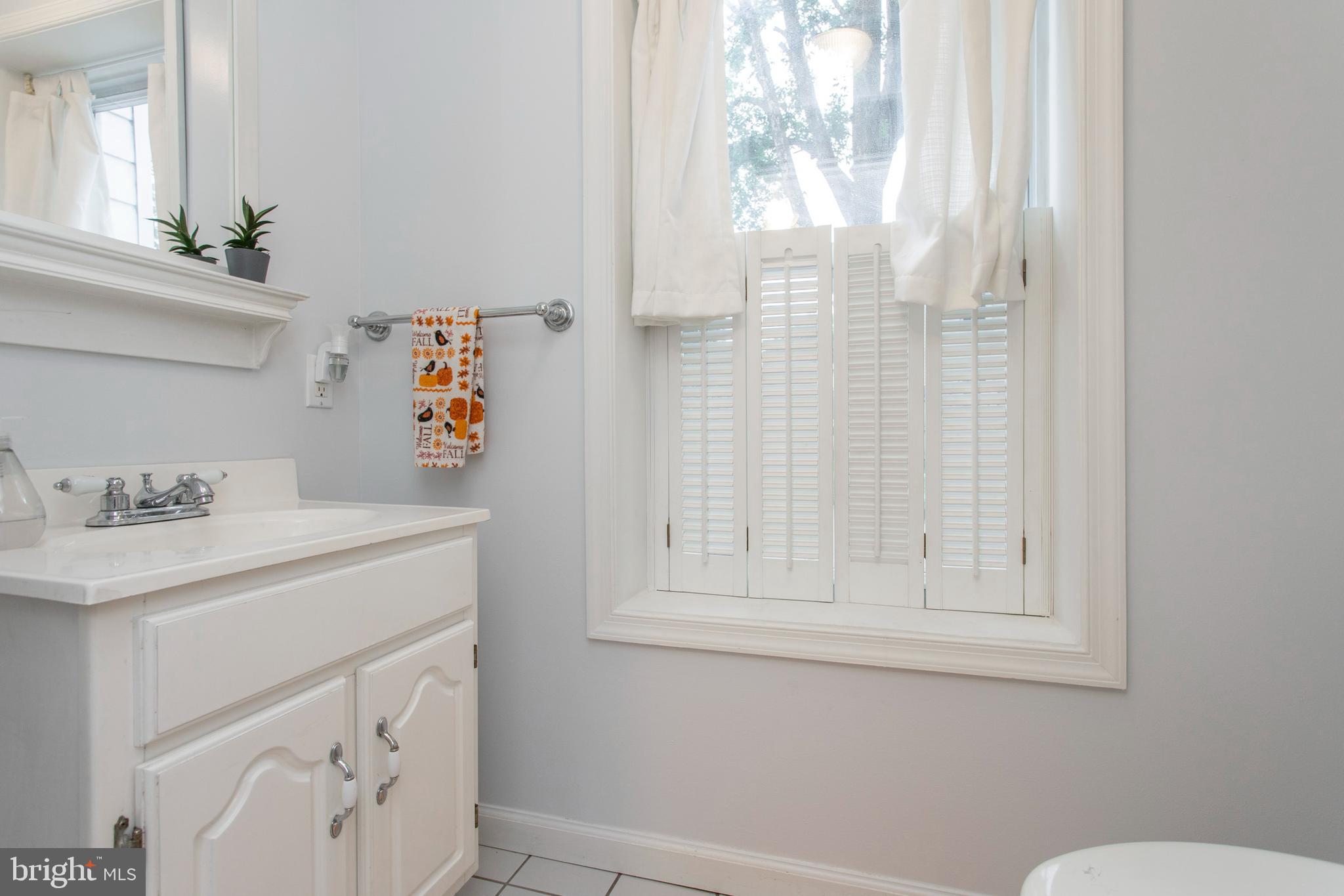 1328 Ashbourne Road Elkins Park, PA 19027 - Photo 16 of 32