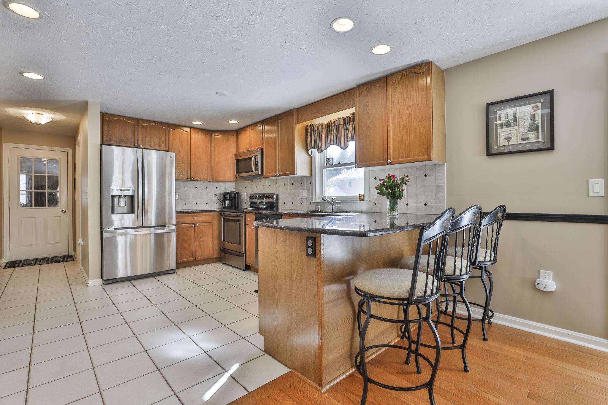 35 Pinebrook Road Nashua, NH 03062 - Photo 15 of 46