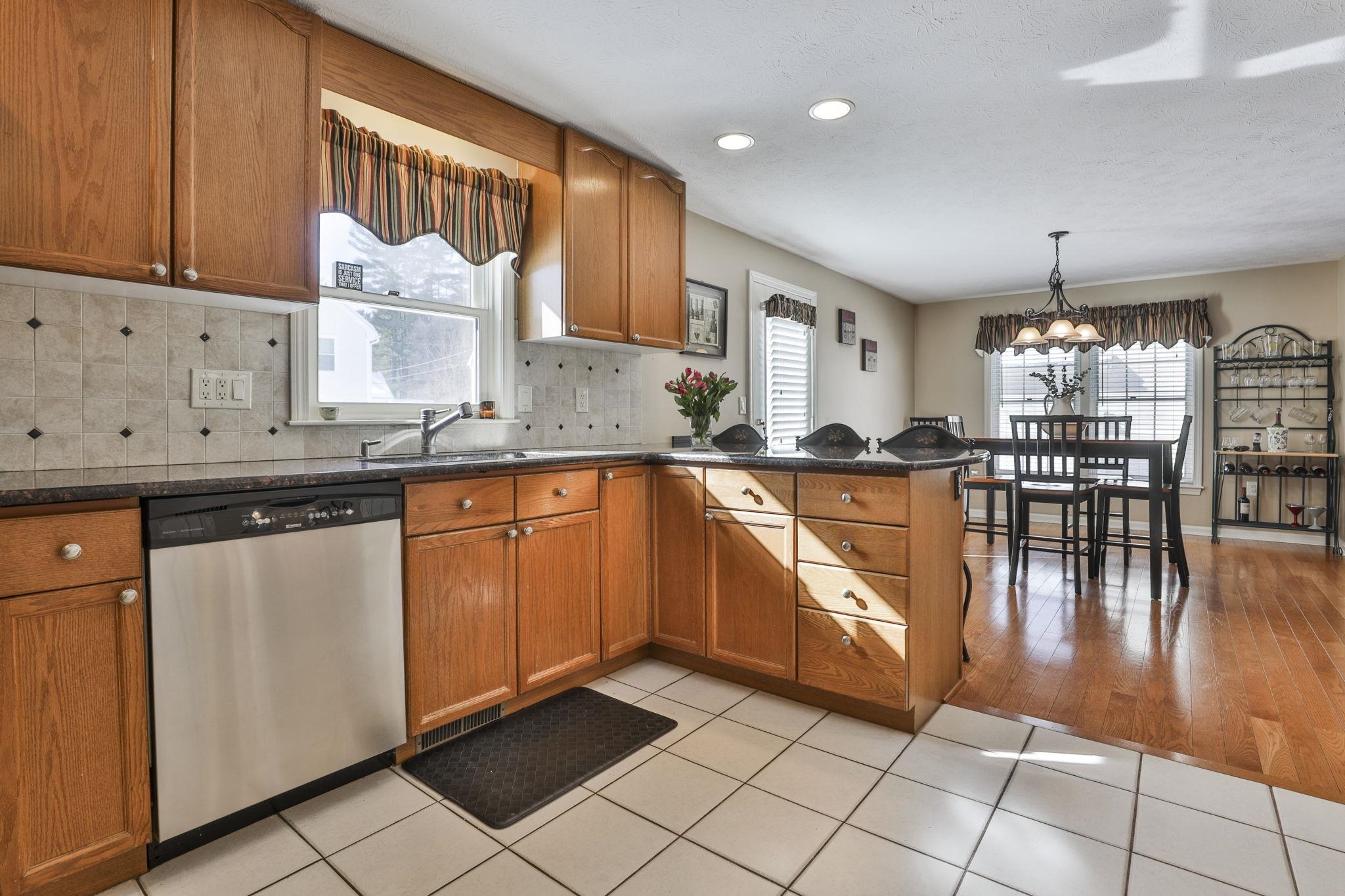 35 Pinebrook Road Nashua, NH 03062 - Photo 17 of 46