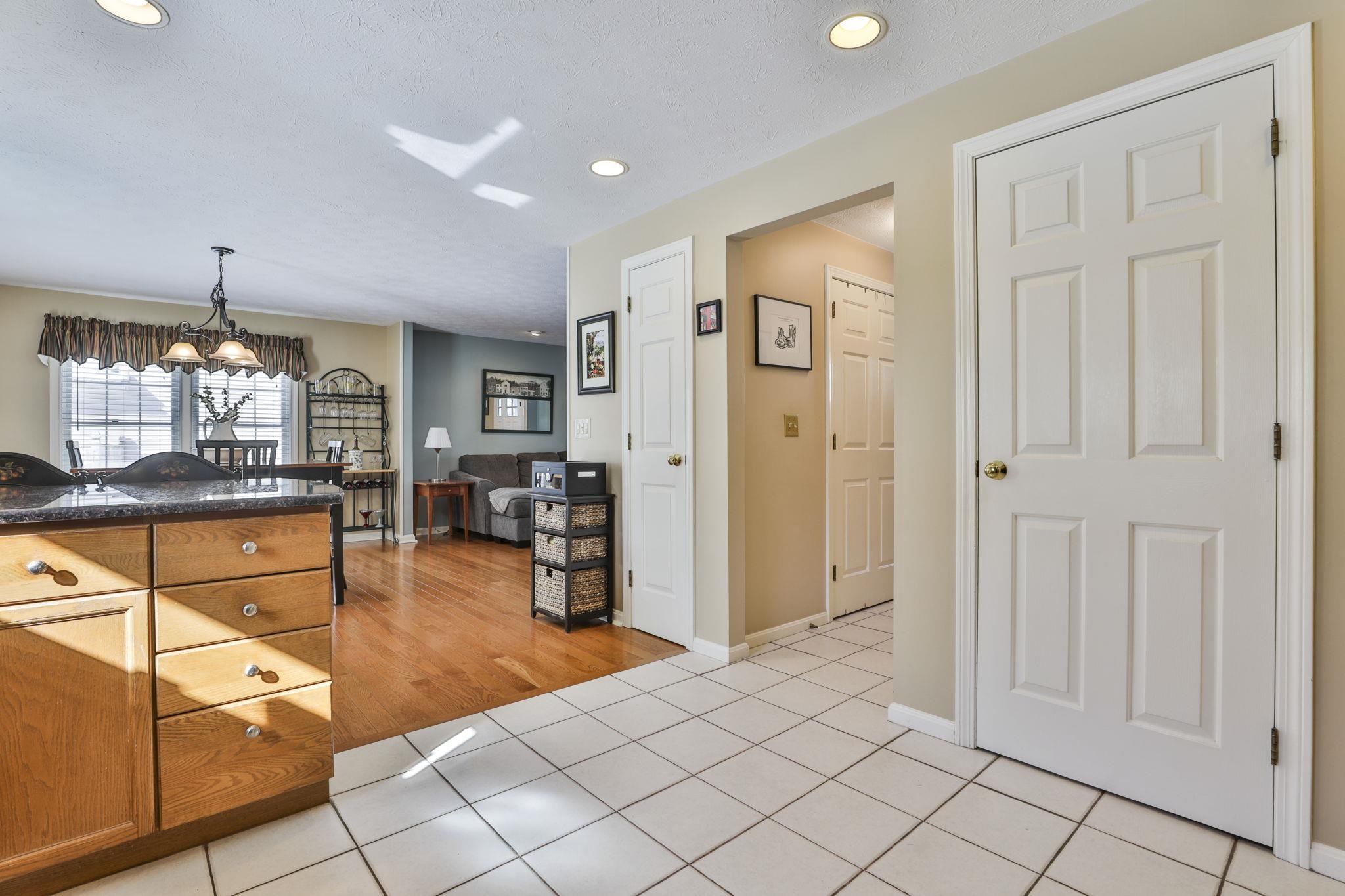 35 Pinebrook Road Nashua, NH 03062 - Photo 18 of 46
