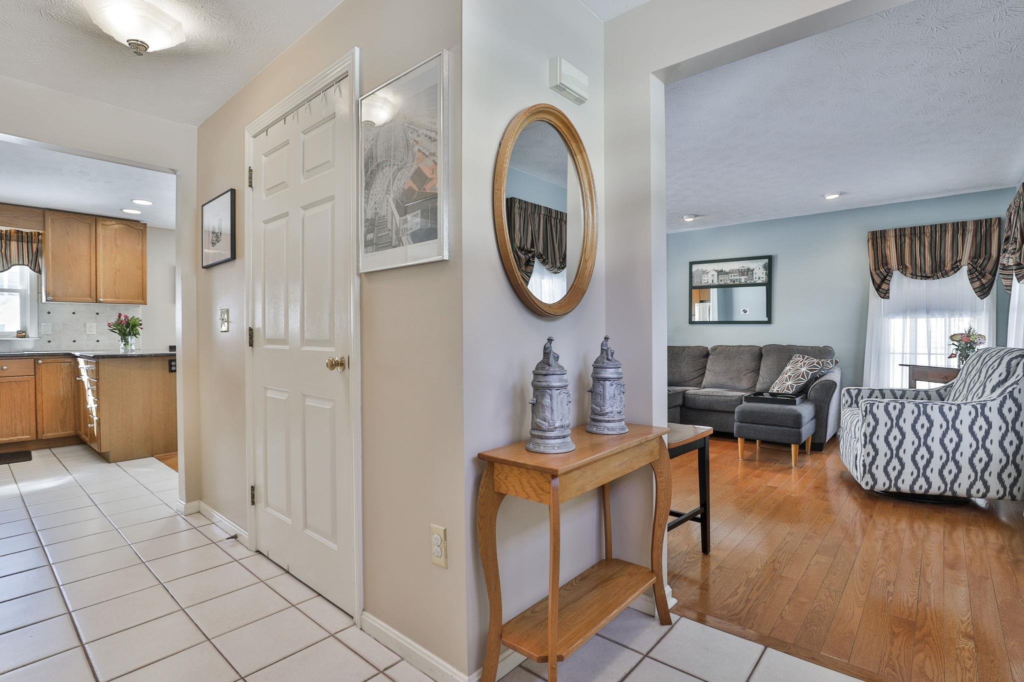35 Pinebrook Road Nashua, NH 03062 - Photo 7 of 46