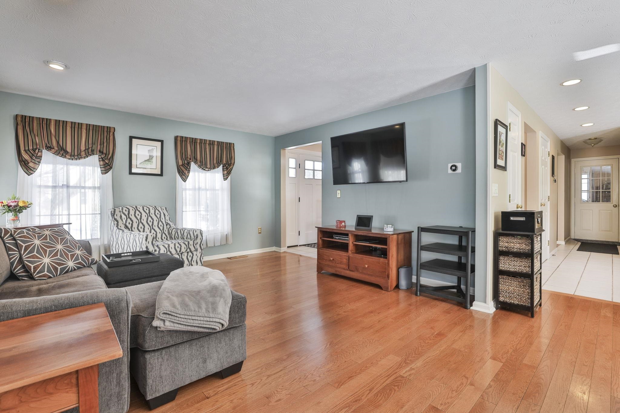 35 Pinebrook Road Nashua, NH 03062 - Photo 10 of 46