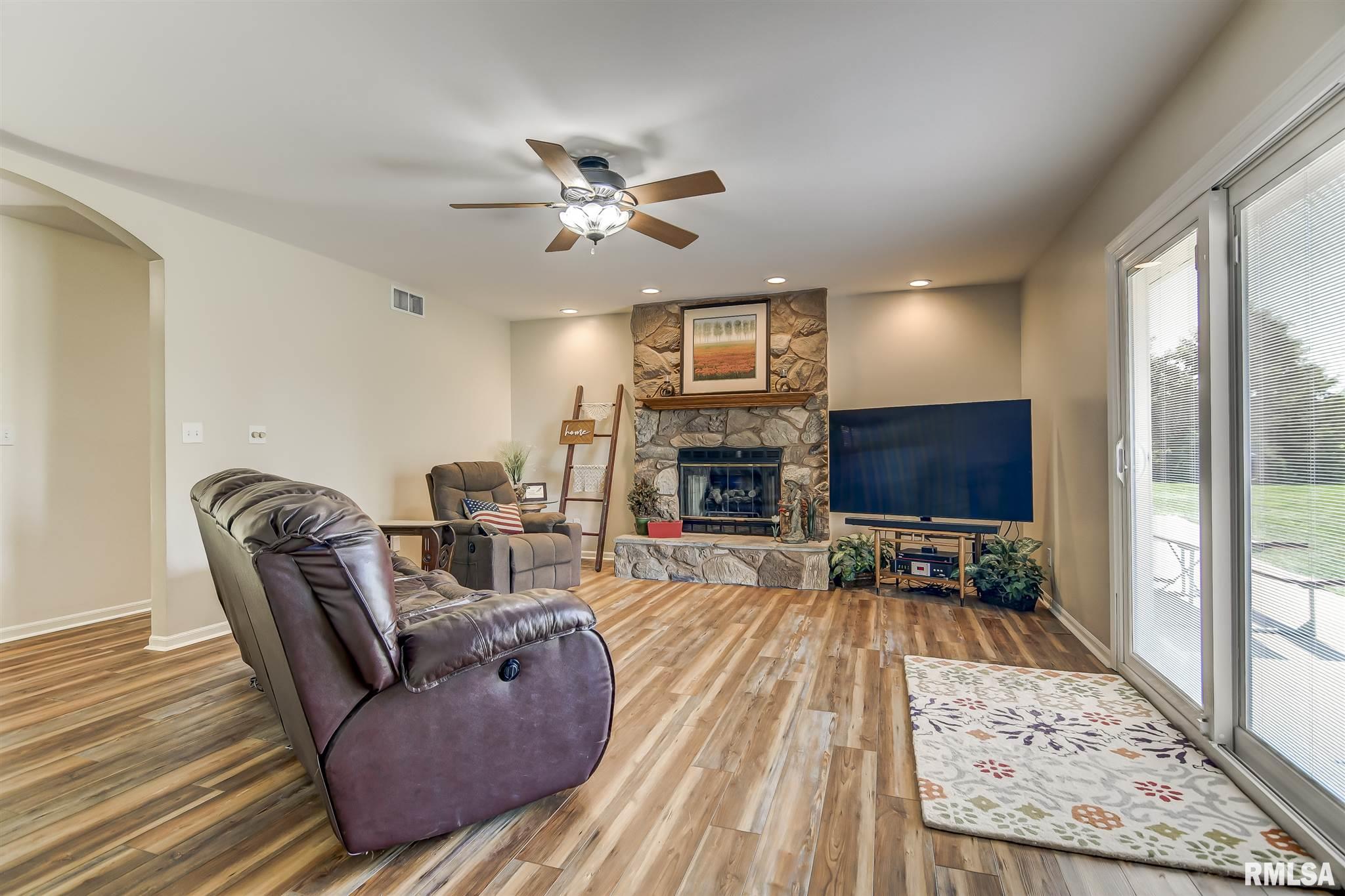 3526 Bissell Road Springfield, IL 62707 - Photo 6 of 47