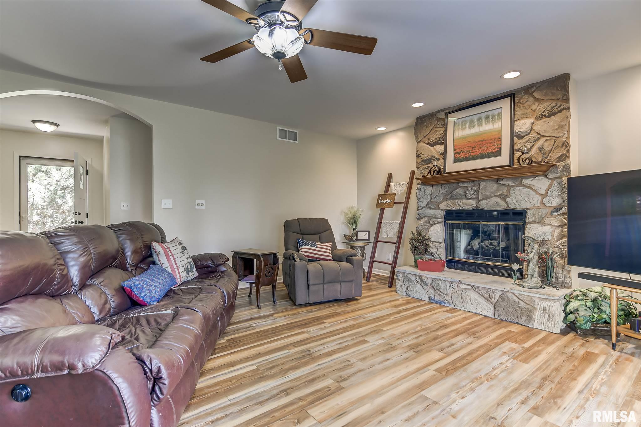 3526 Bissell Road Springfield, IL 62707 - Photo 8 of 47