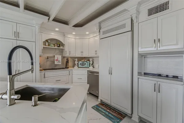 $2,900,000 | 16 North Drive, Key Largo, FL 33037