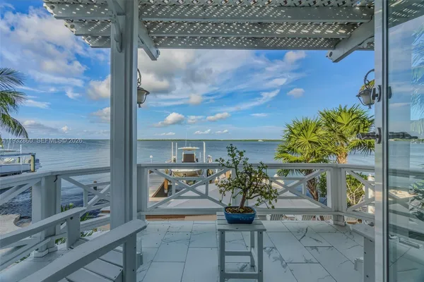 $2,900,000 | 16 North Drive, Key Largo, FL 33037
