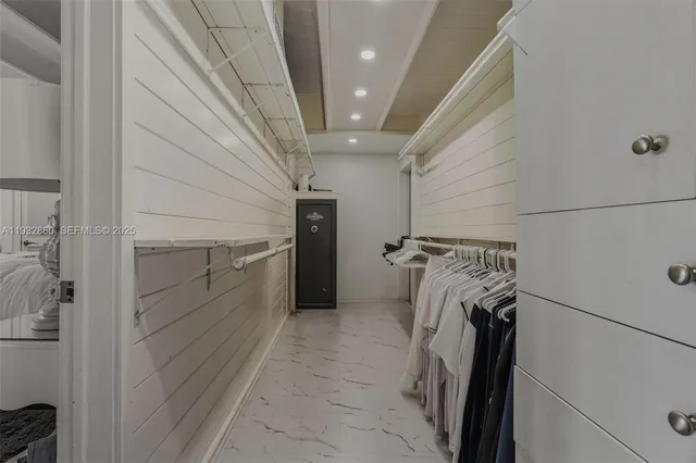 $3,200,000 | 16 North Drive, Key Largo, FL 33037