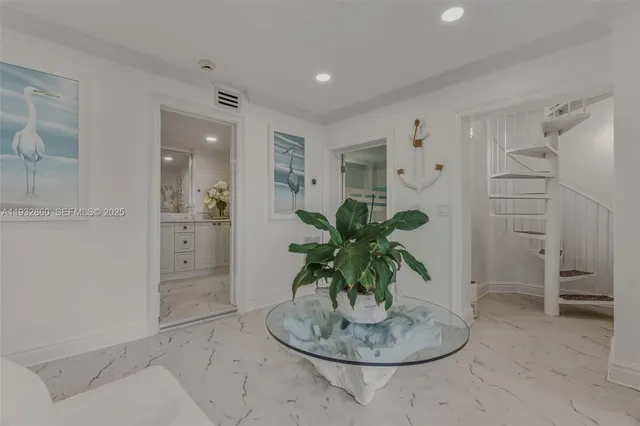 $3,200,000 | 16 North Drive, Key Largo, FL 33037