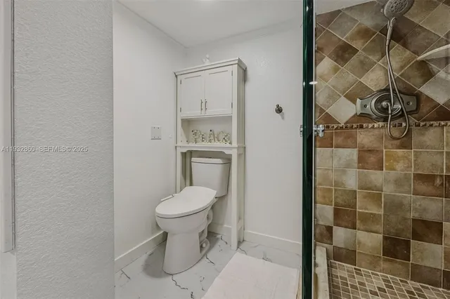 $3,200,000 | 16 North Drive, Key Largo, FL 33037