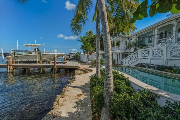 $2,900,000 | 16 North Drive, Key Largo, FL 33037