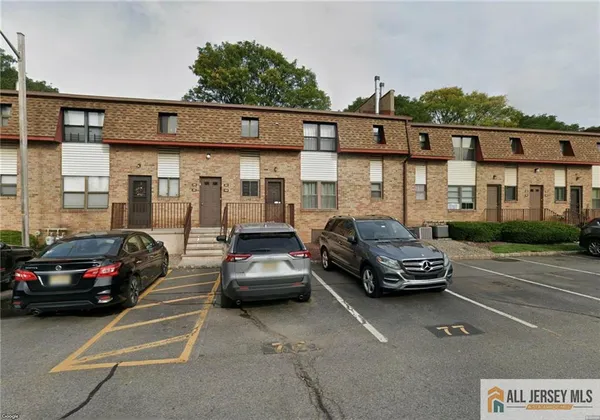 $270,000 | 309 North Oaks Boulevard, North Brunswick, NJ 08902